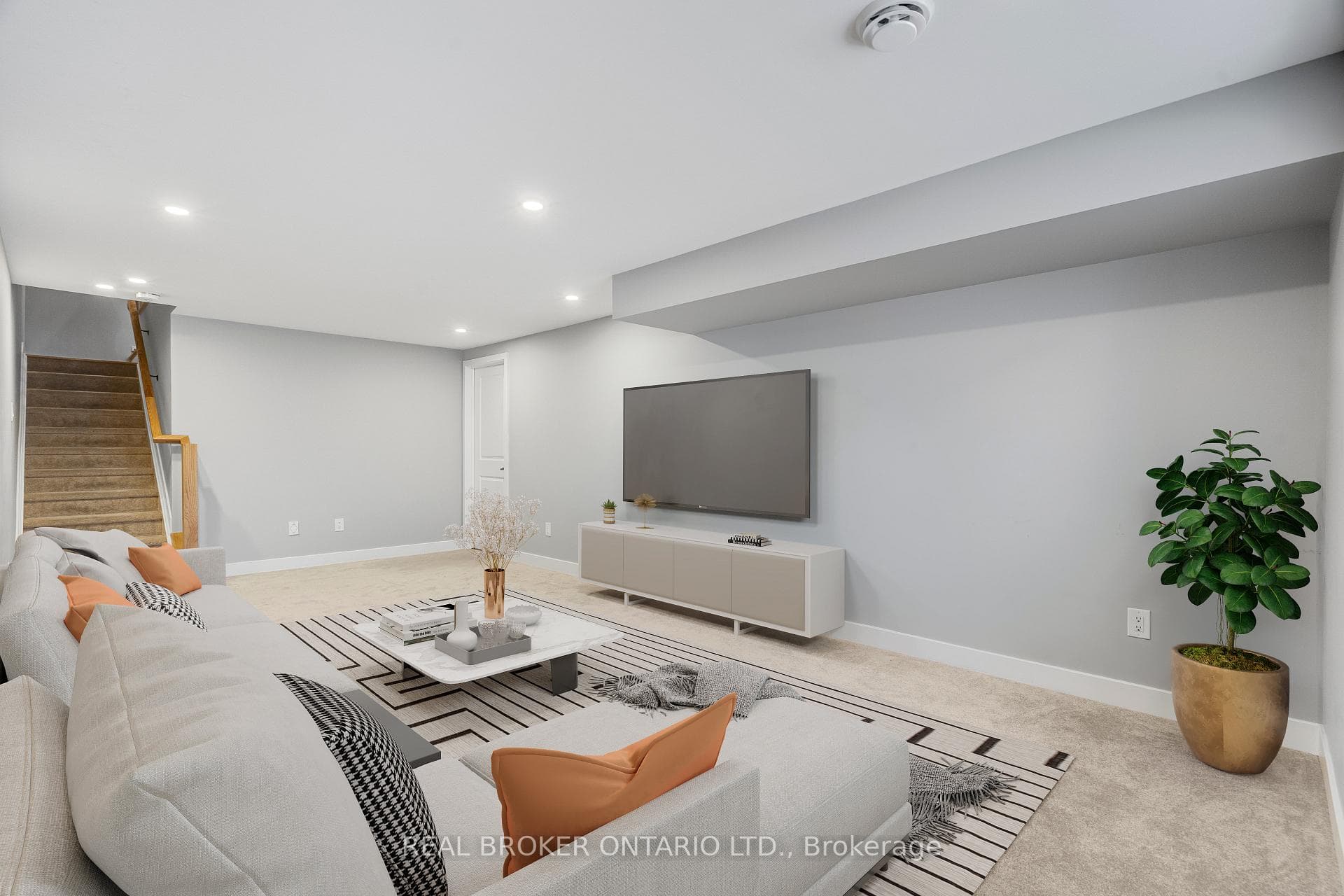 143 Bristol Crescent photo 34