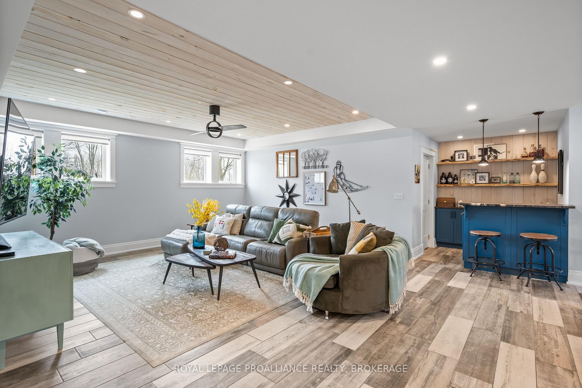 513 Deerview Drive photo 33