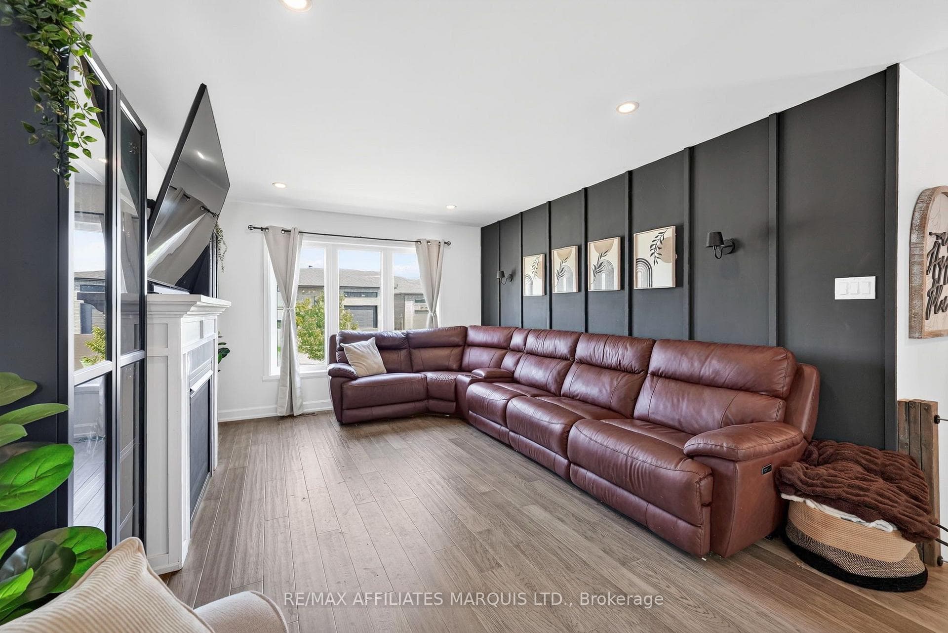 183 Emily Jade Crescent photo 13