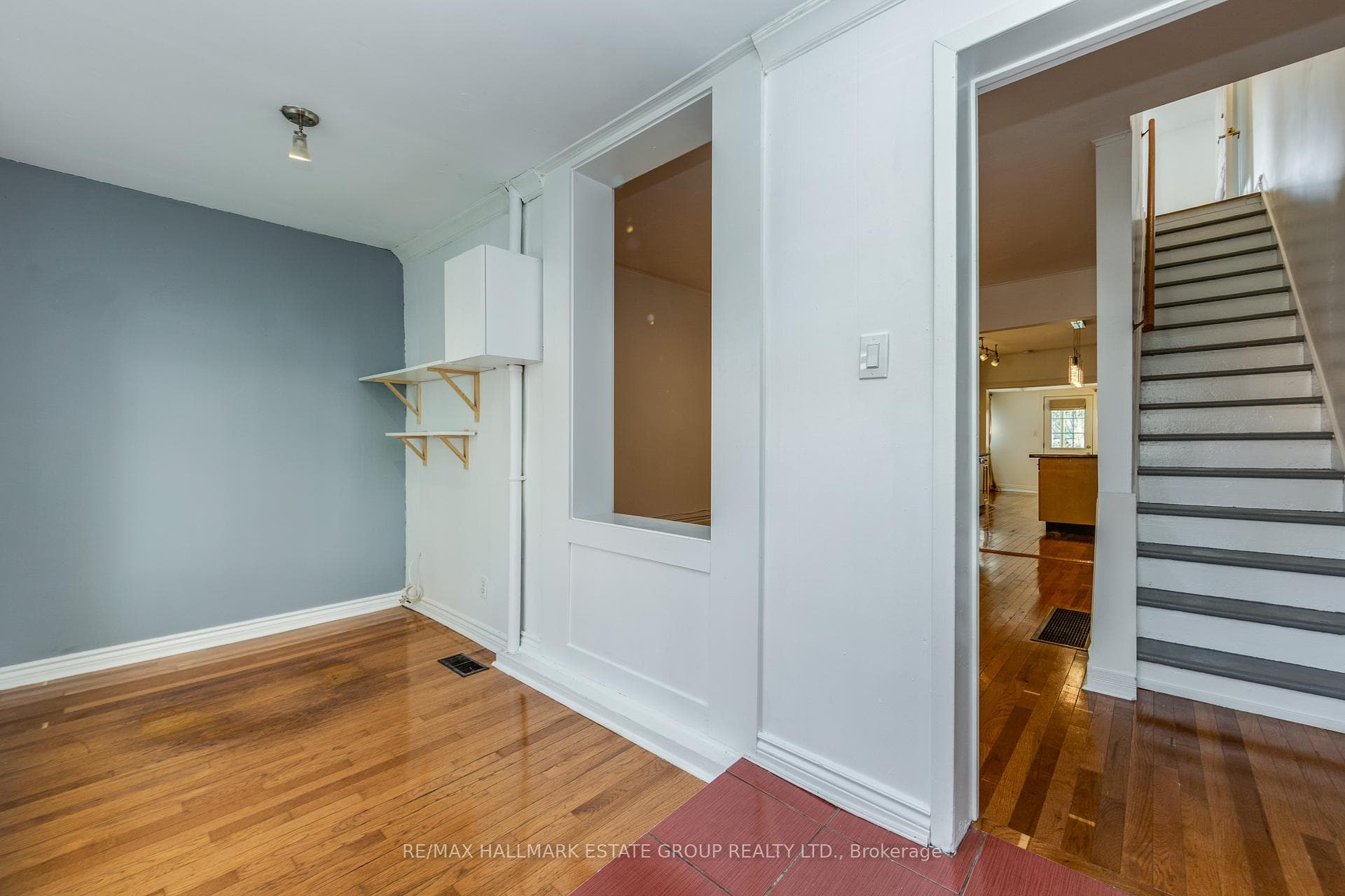 50 Logan Avenue photo 3