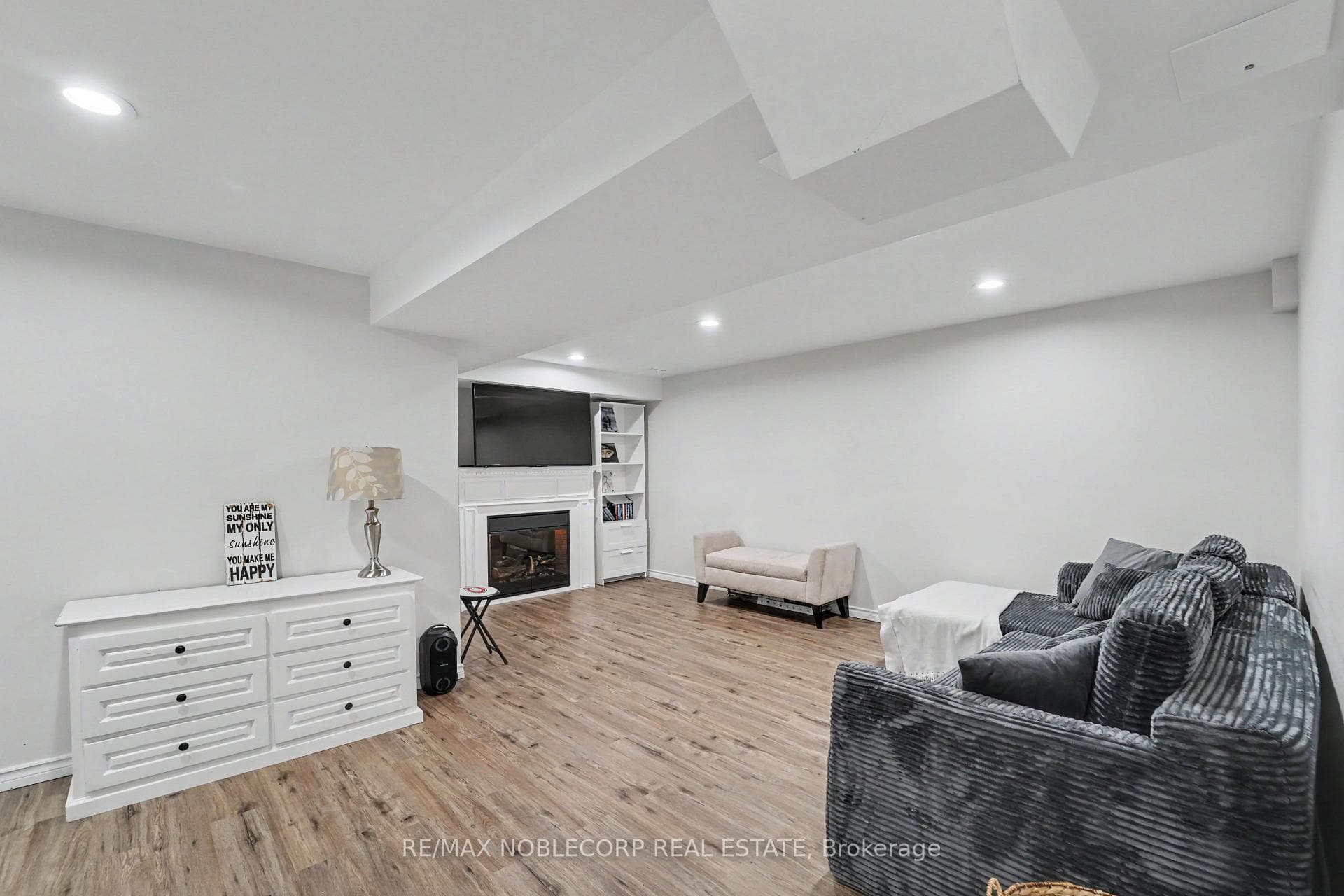 12 Waterbury Street photo 31