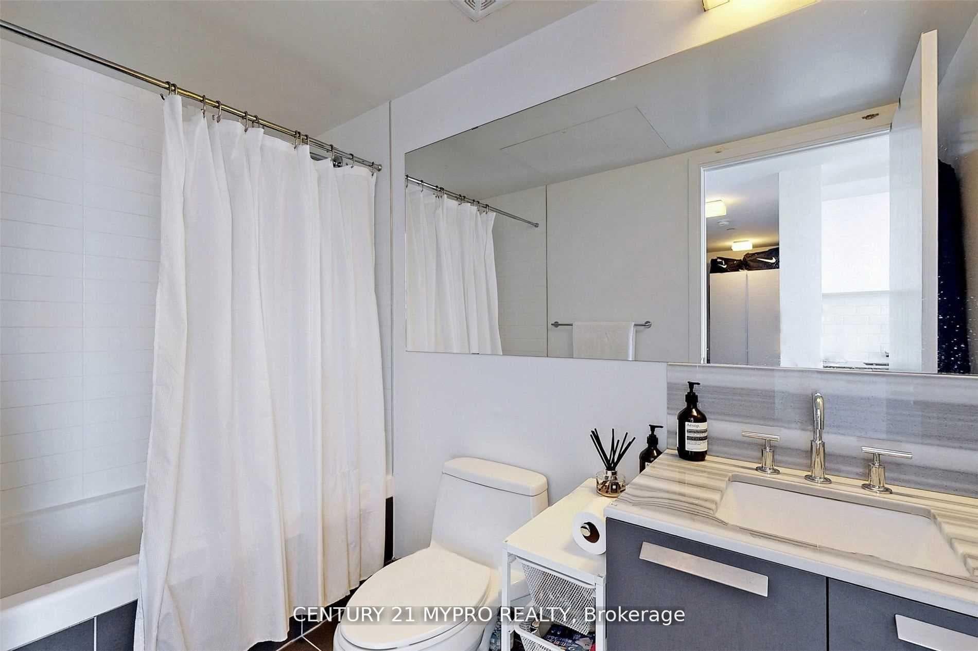 42 Charles Street Unit 3204 photo 13