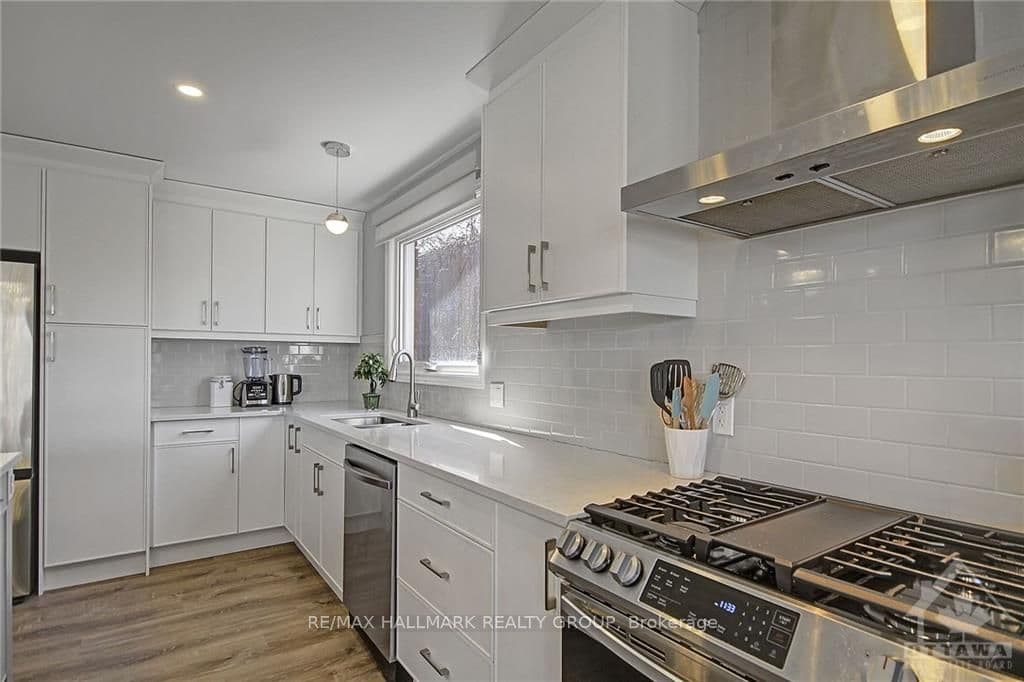 38 FOOTHILLS Drive photo 8
