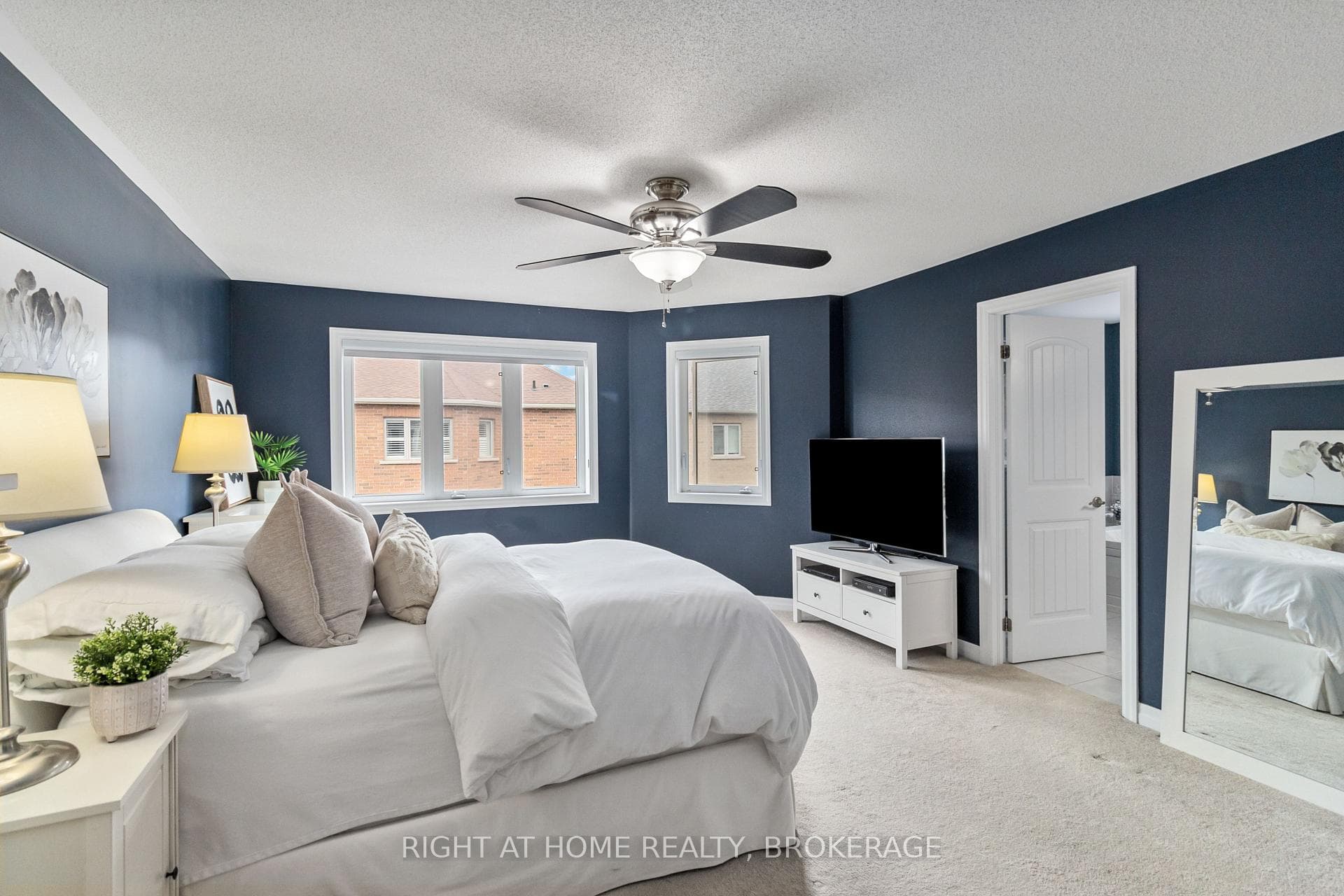 114 Aird Court photo 22