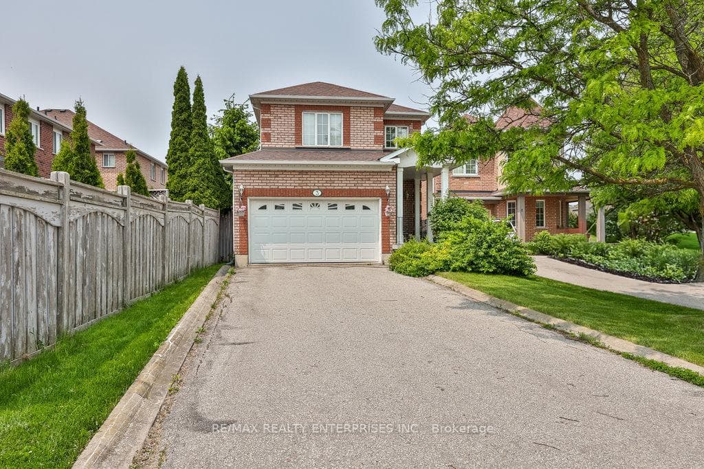 3 Jack Kenny Court photo 1