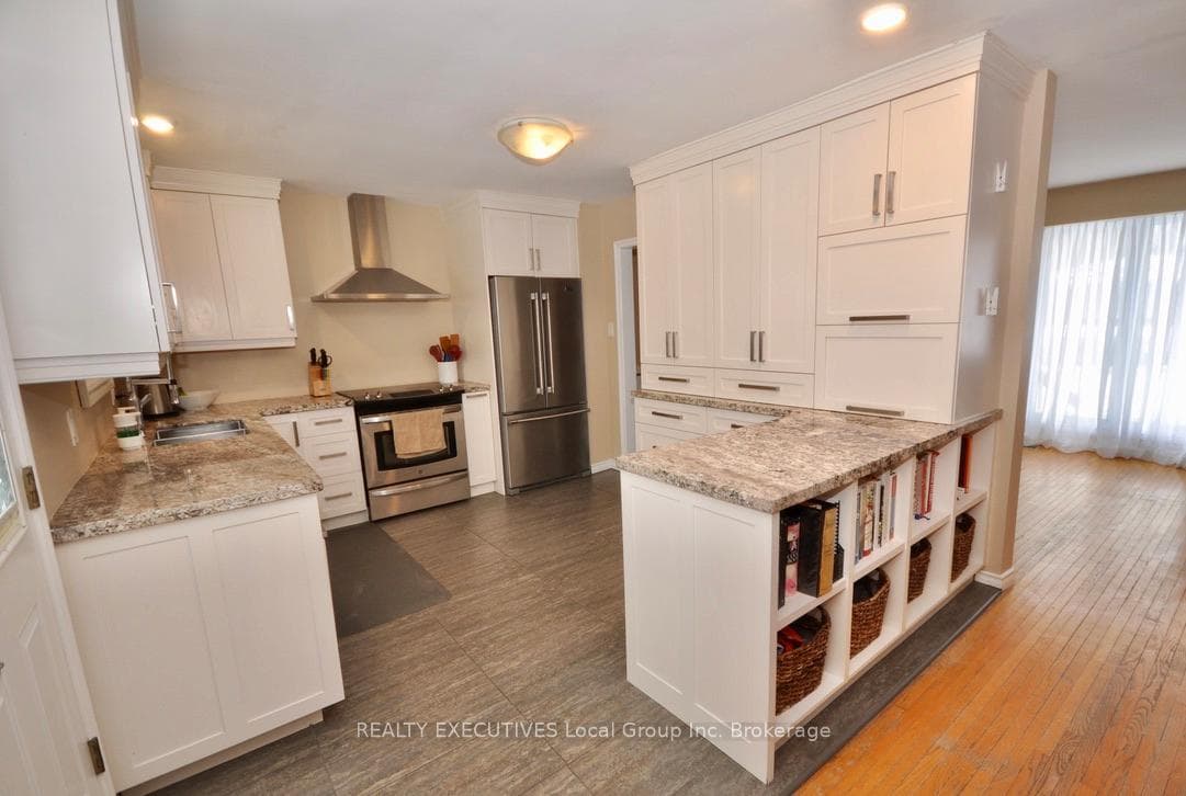 199 Camelot Drive photo 5