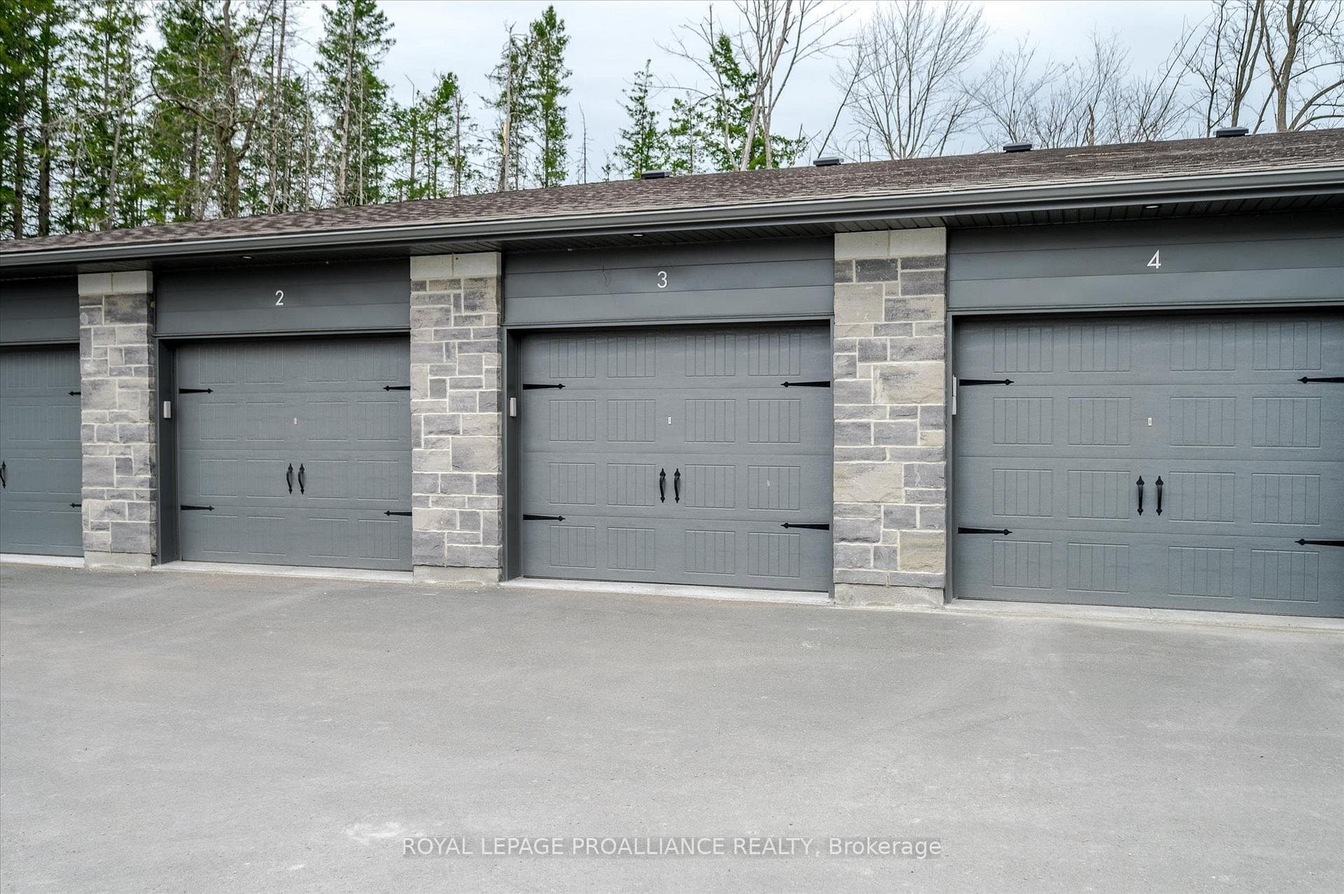 19 Hampton Lane Unit Garage #3 photo 1