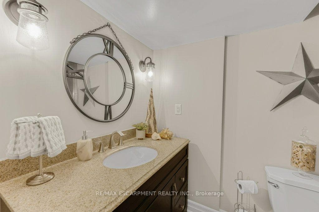 1482 Epping Road photo 30