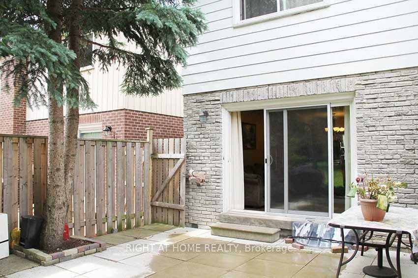 32 Lunsfield Crescent Unit Main photo 10