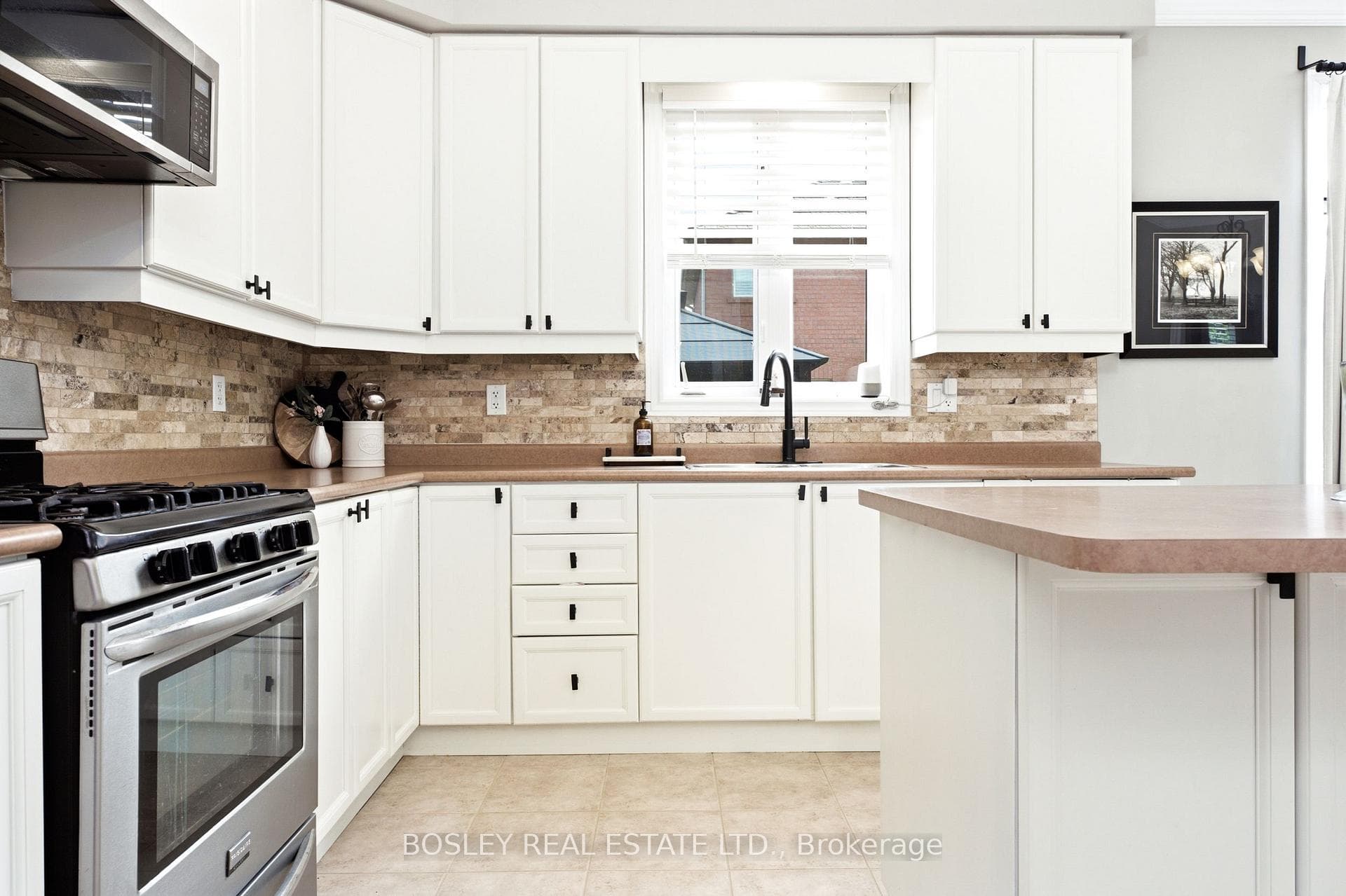 2160 Highcliffe Way photo 16