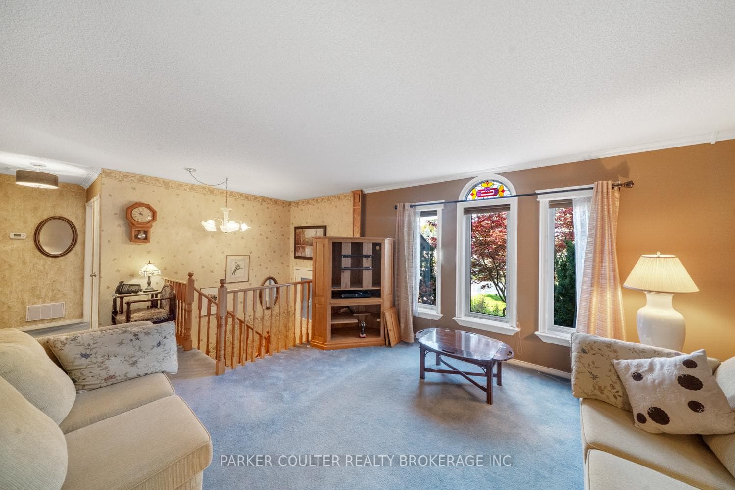 73 Timberland Crescent photo 7