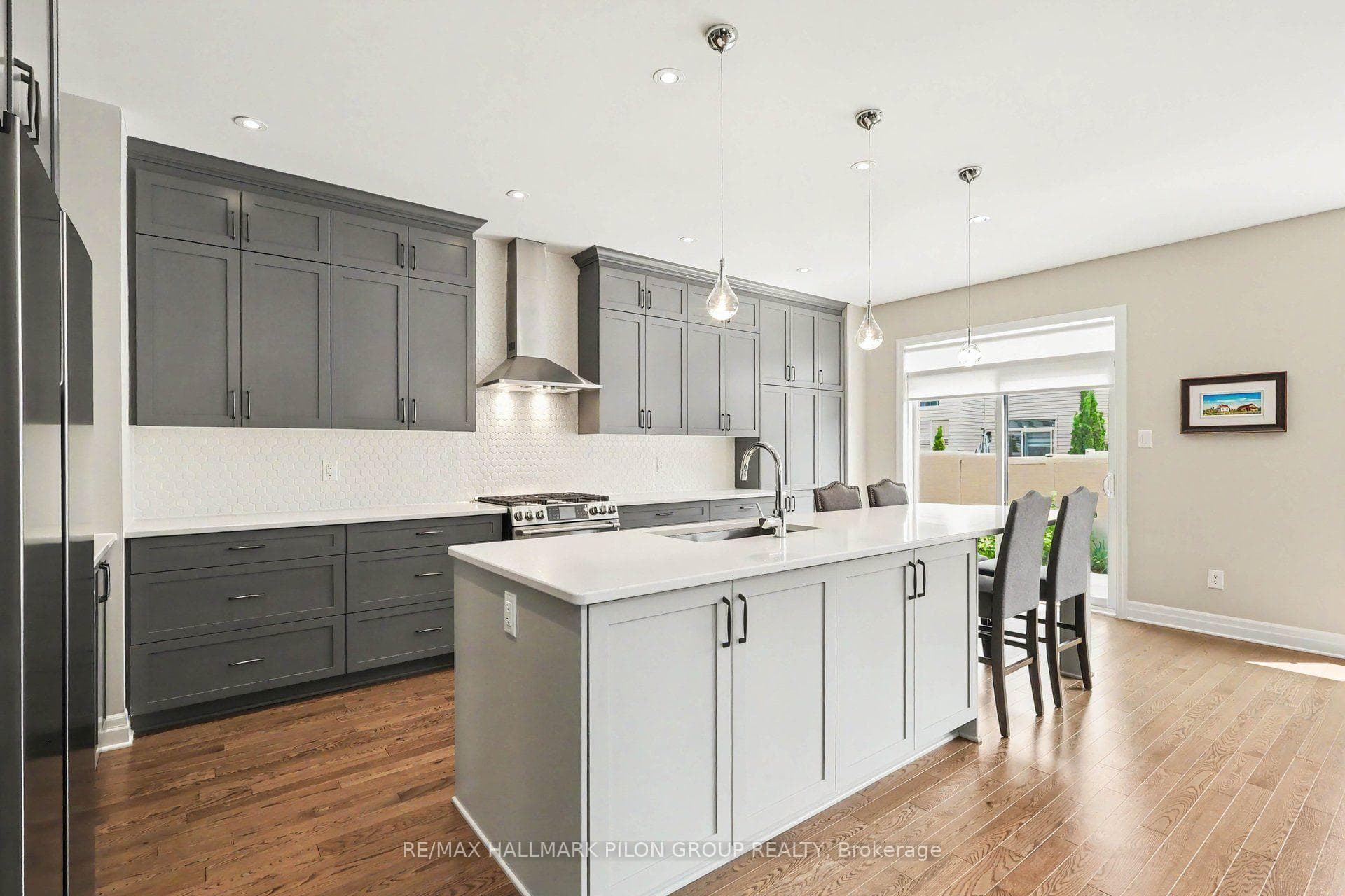 260 Shinleaf Crescent photo 7