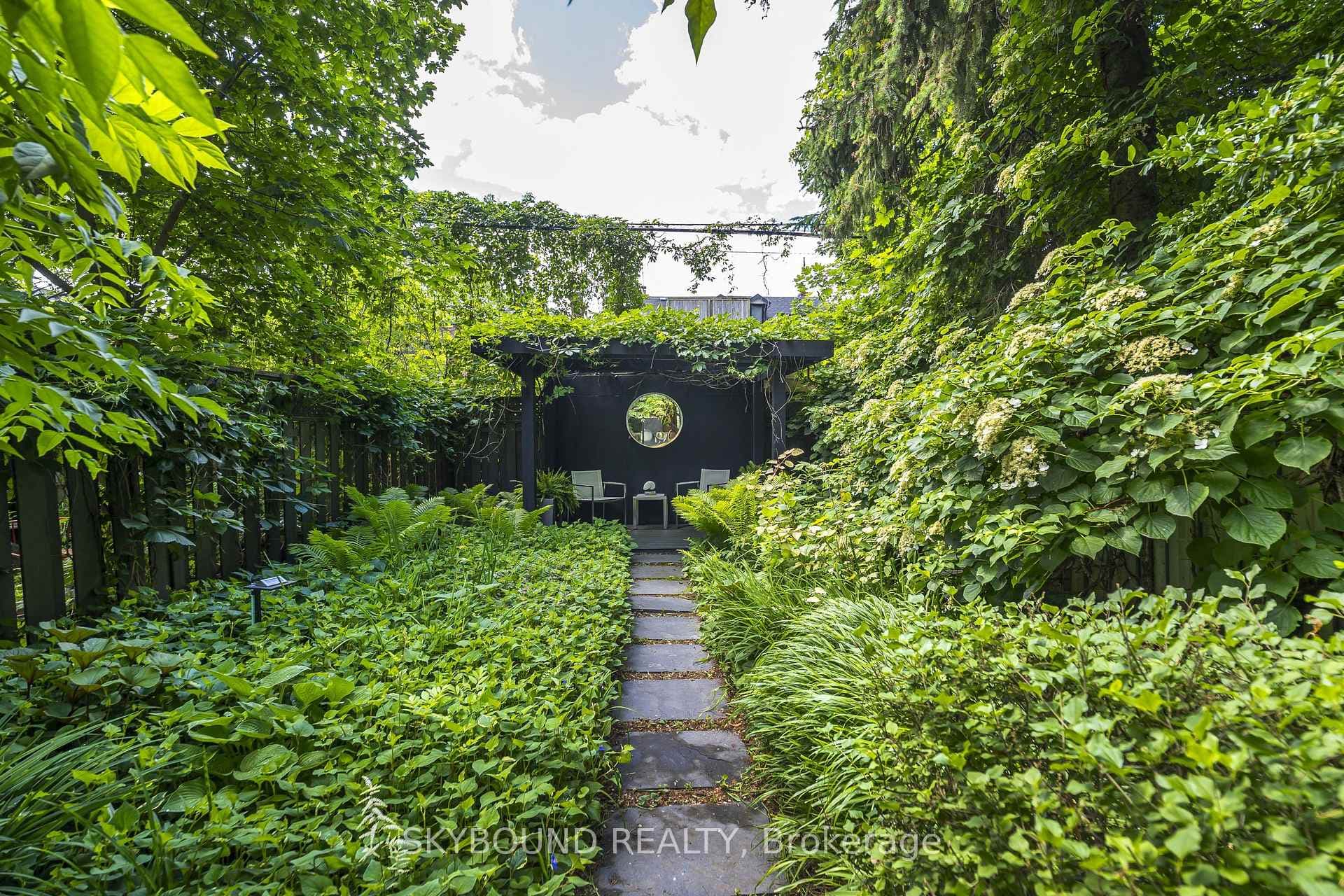 49 Victor Avenue photo 43