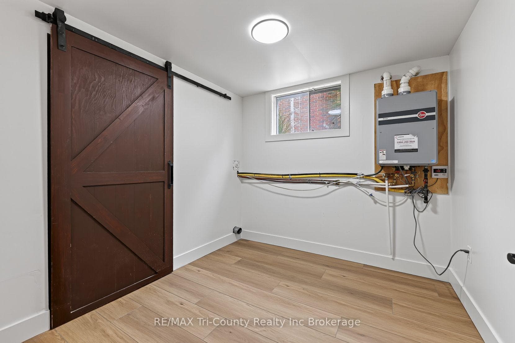 61 Airey Avenue photo 28