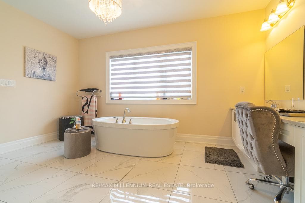 52 Gordon Randle Drive photo 12
