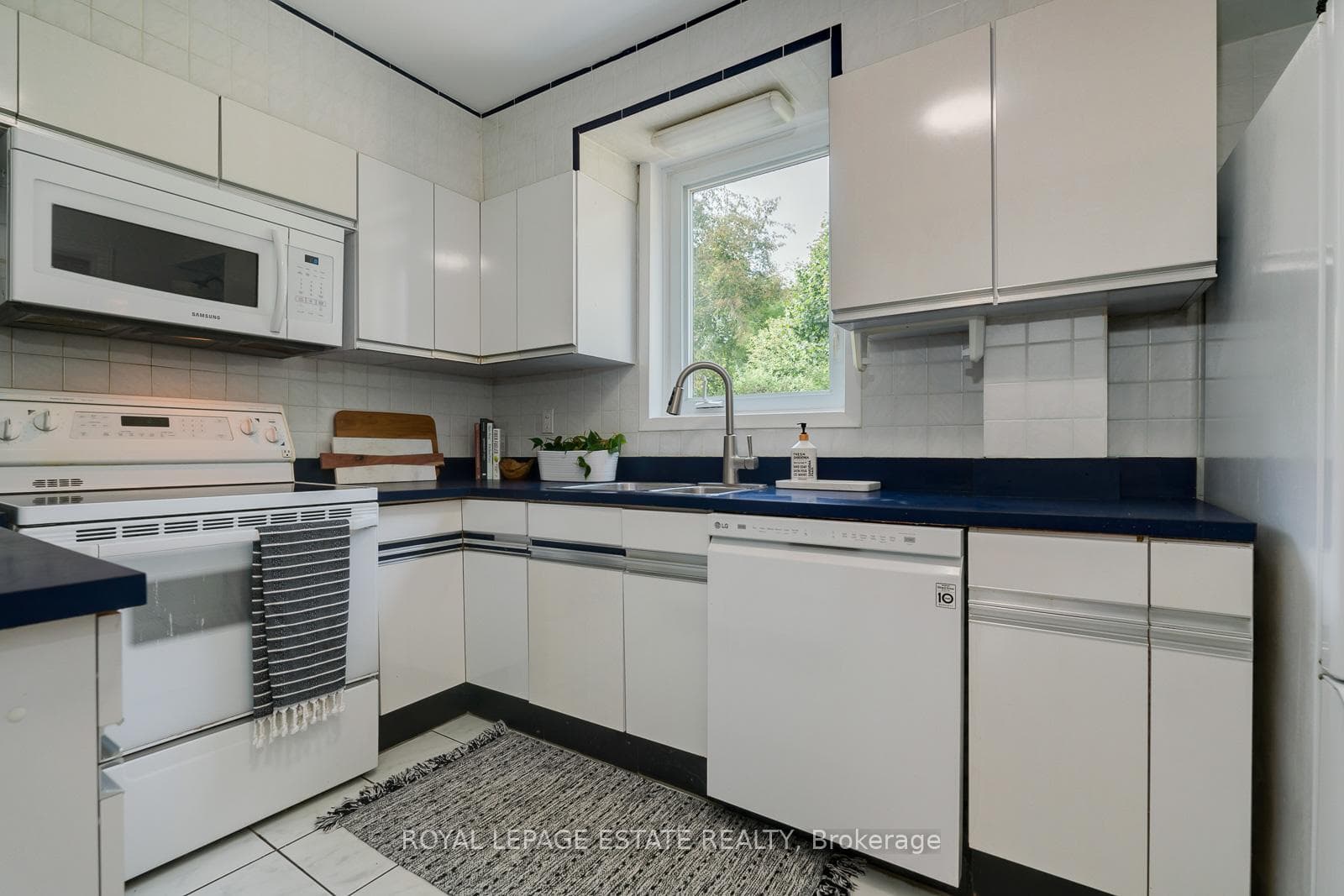 72 Fishleigh Drive photo 17