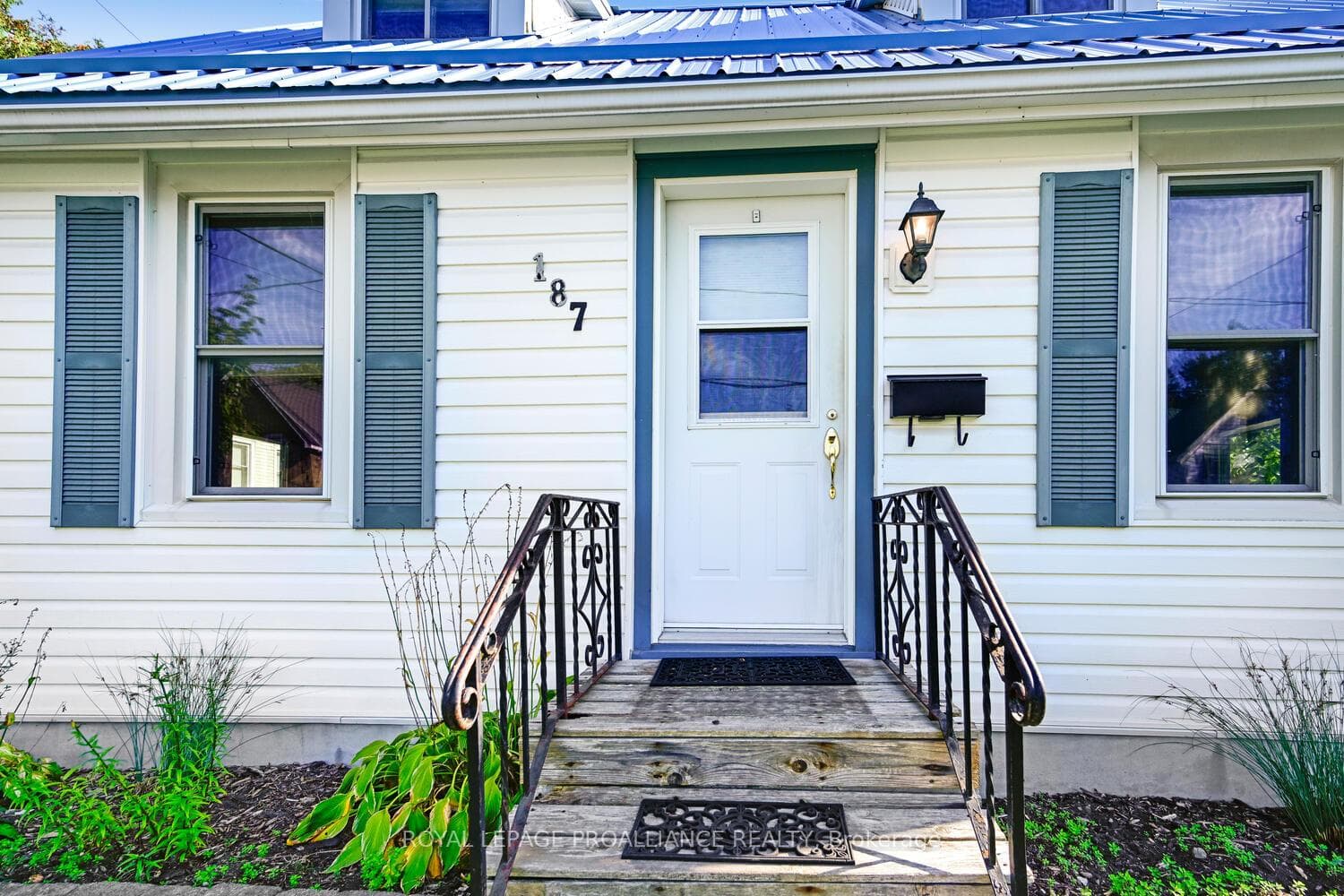 187 James Street photo 5