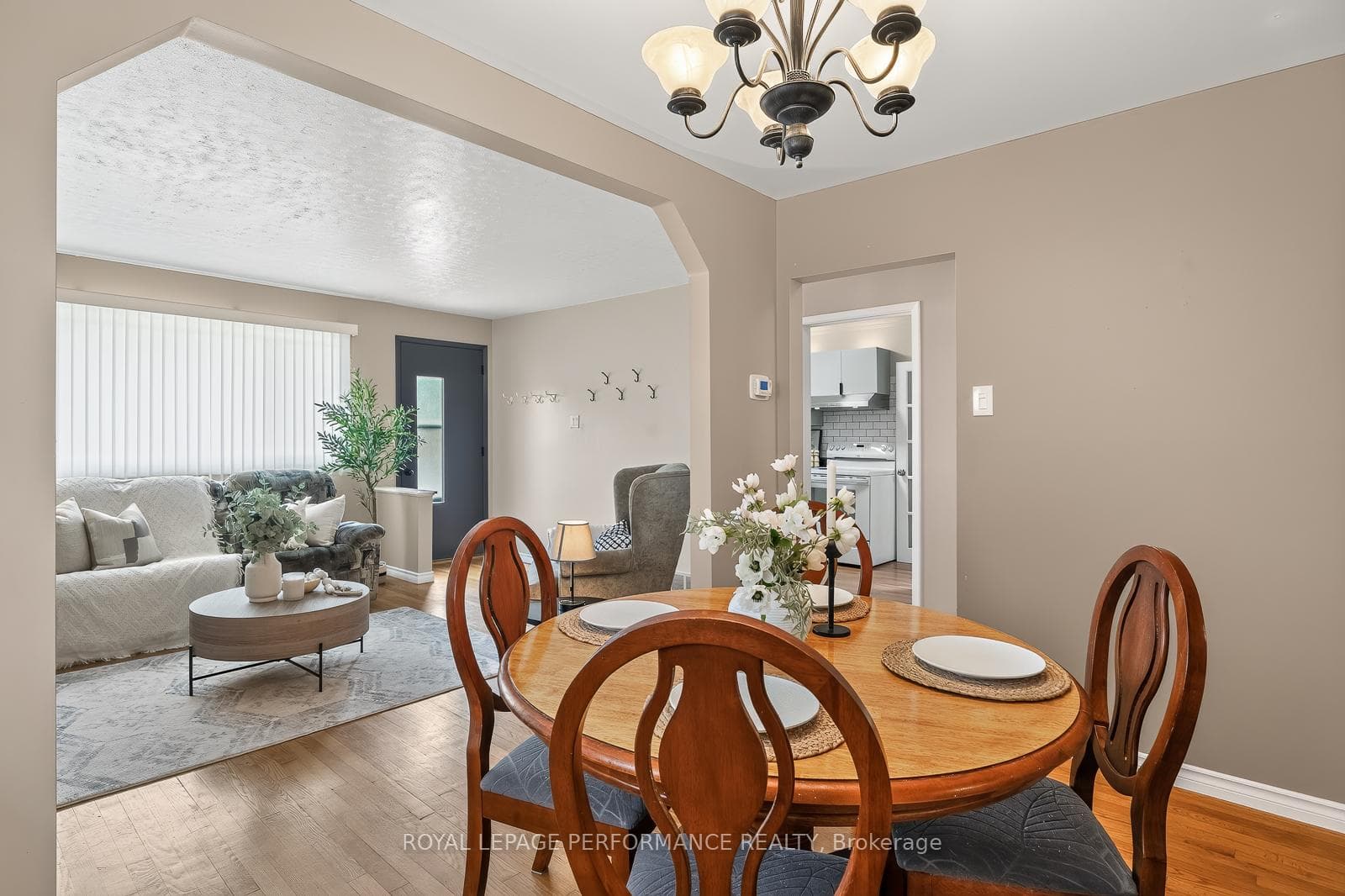 898 Charleswood Avenue photo 12