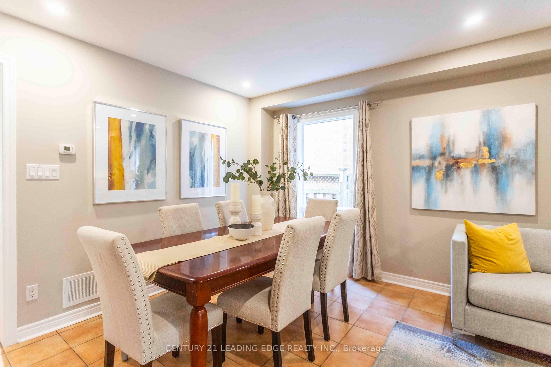736 Swan Place photo 8