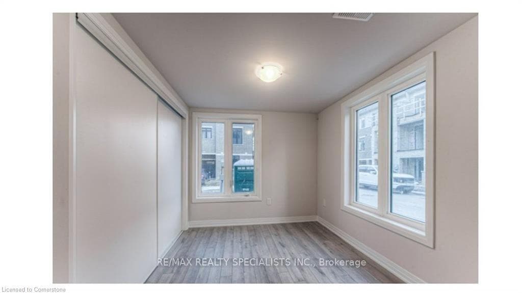 585 COLBORNE Street Unit 601 photo 6