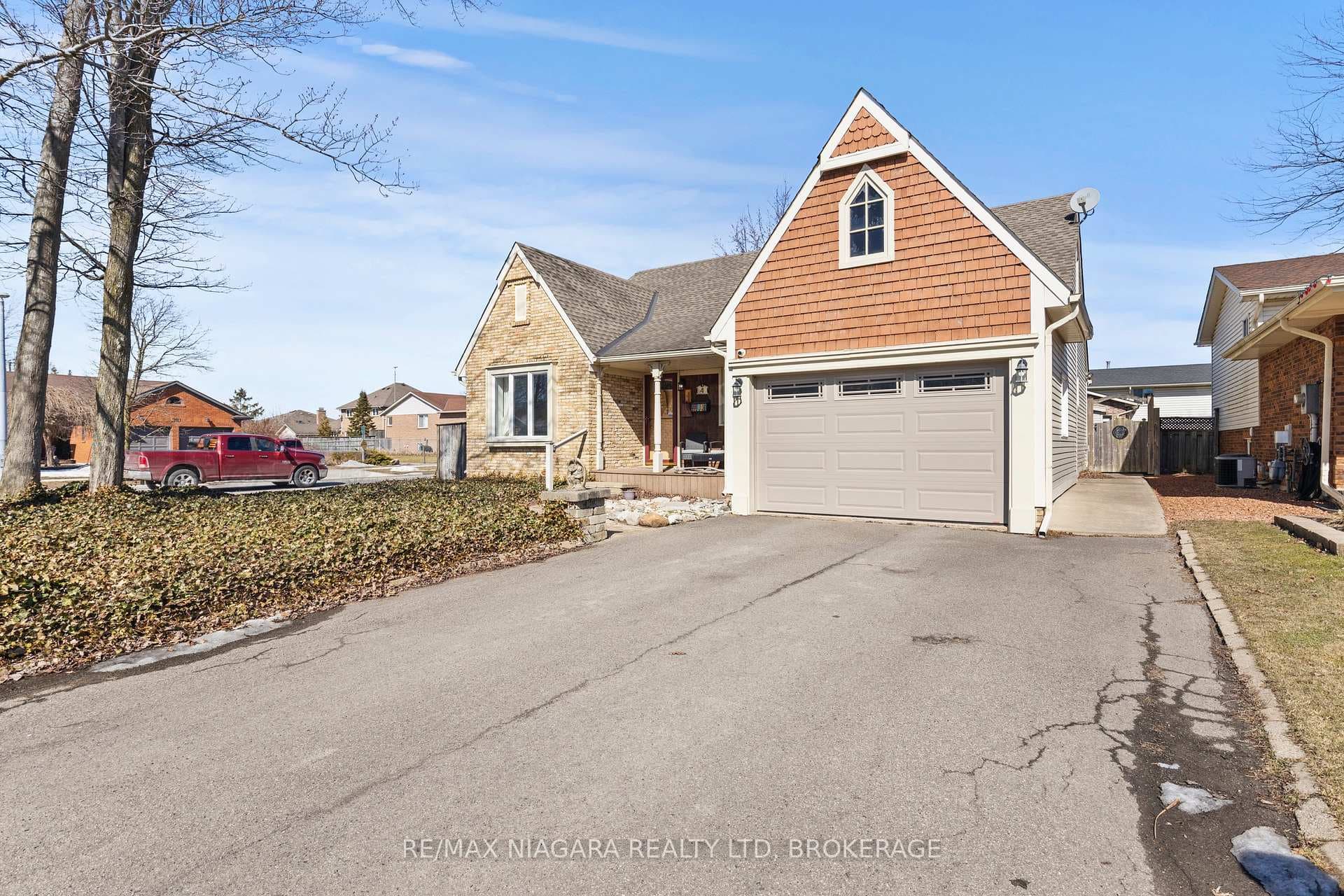 4 Cedarvale Crescent photo 3
