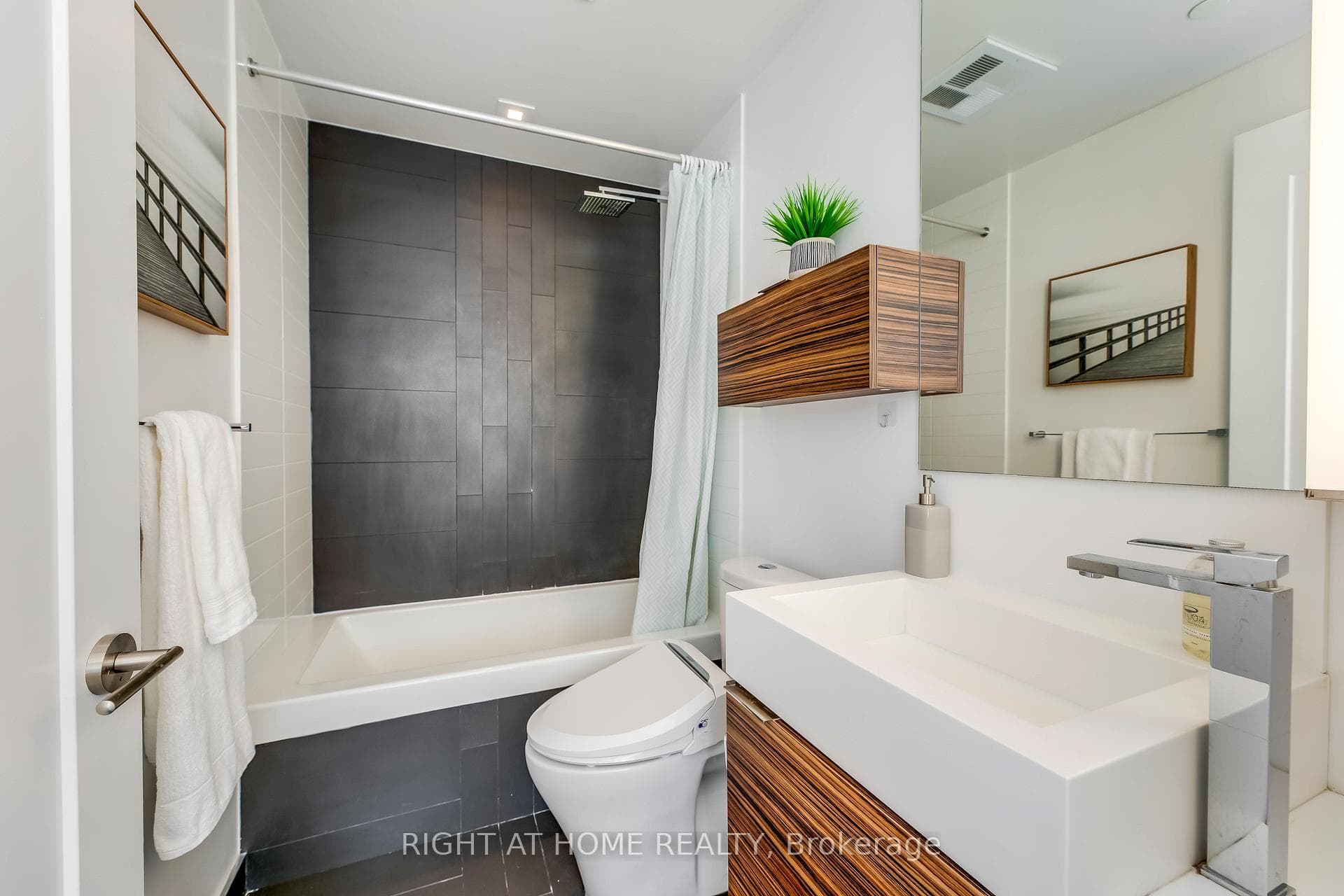 88 Scott Street Unit 811 photo 18
