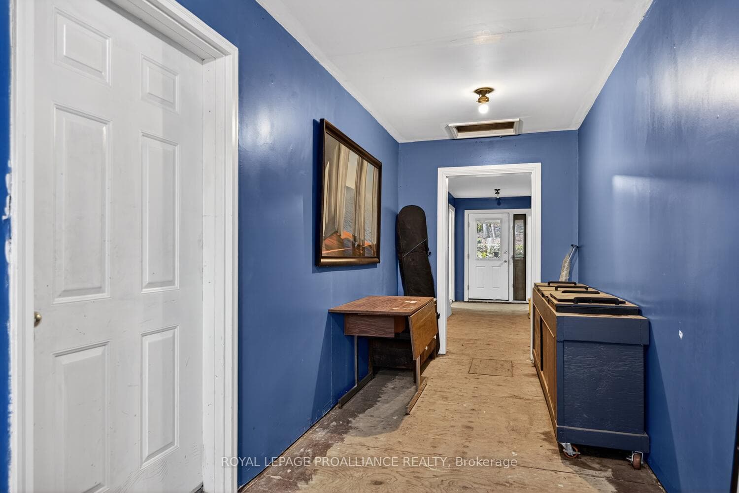 Breezeway connecting two sides.