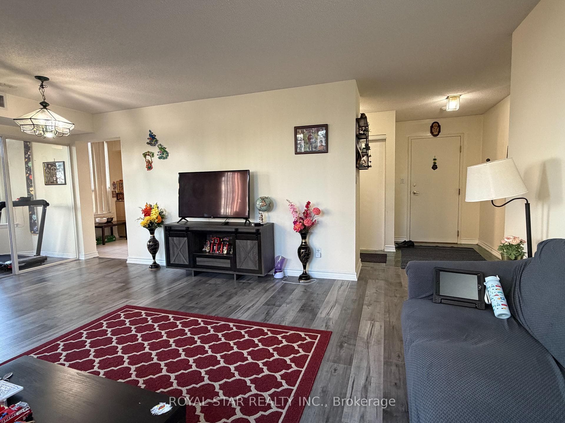 135 Hillcrest Avenue Unit 303 photo 11
