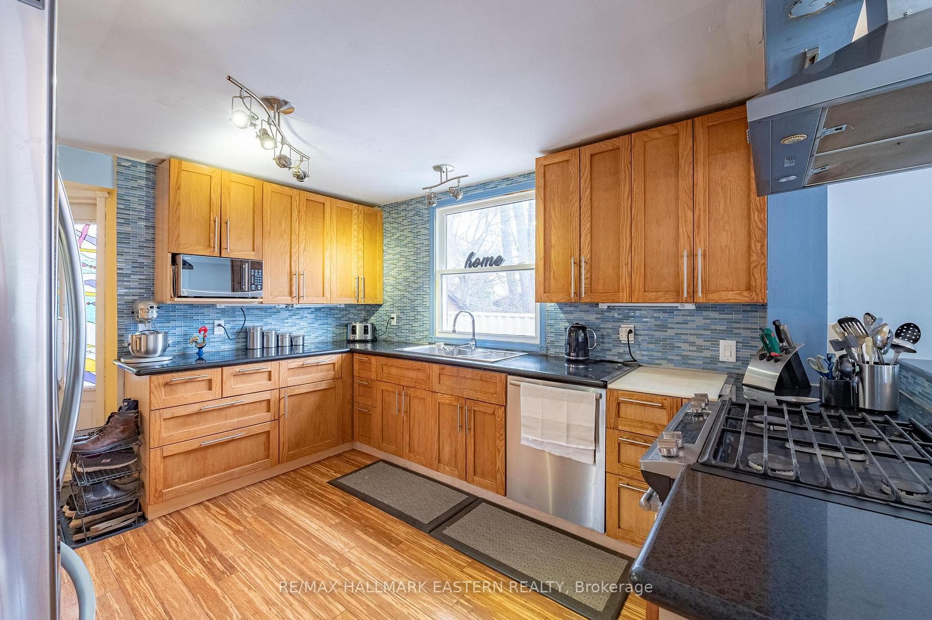 7066 Waverly Street photo 19