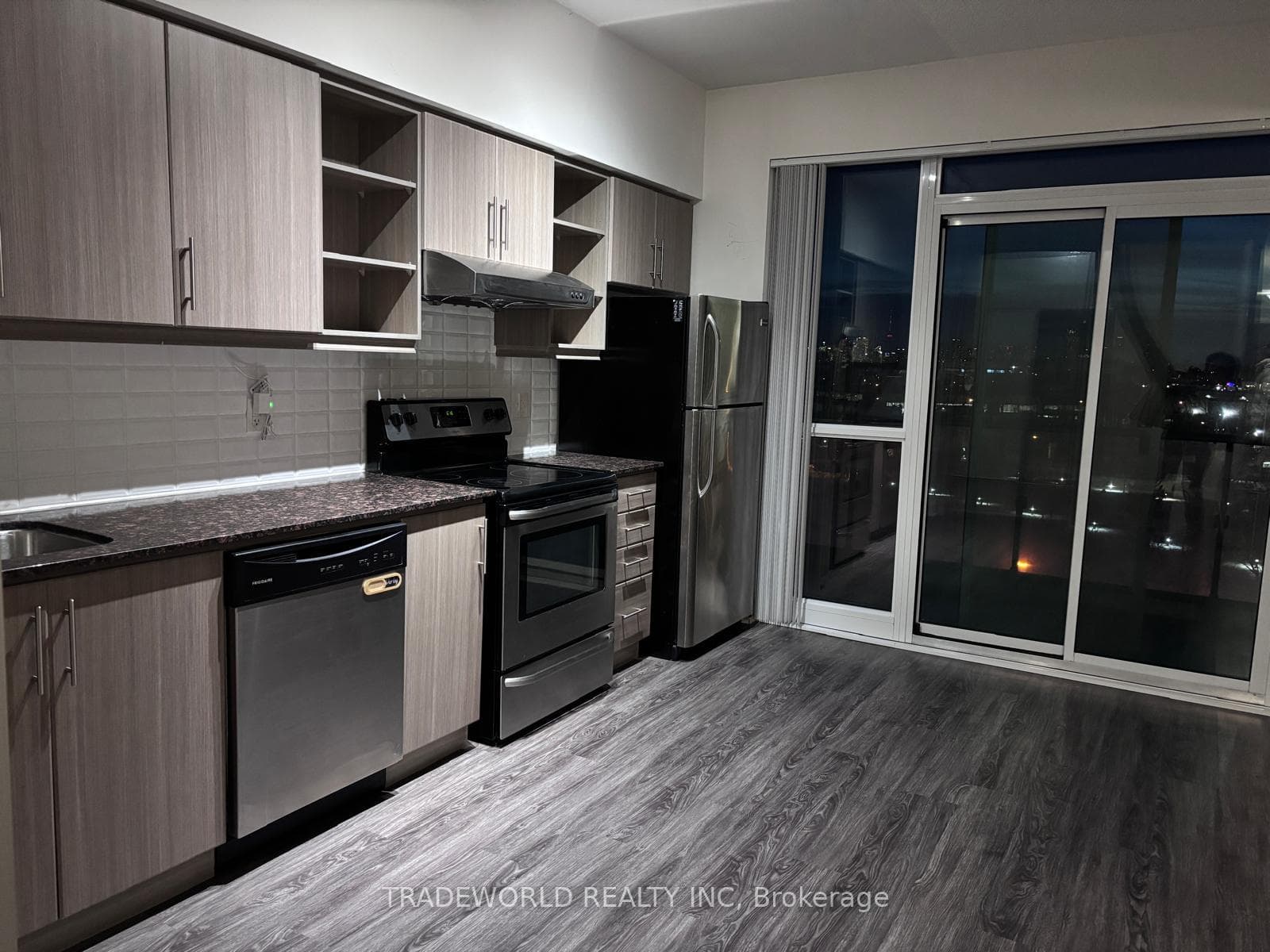 160 Vanderhoof Avenue Unit 508 photo 6
