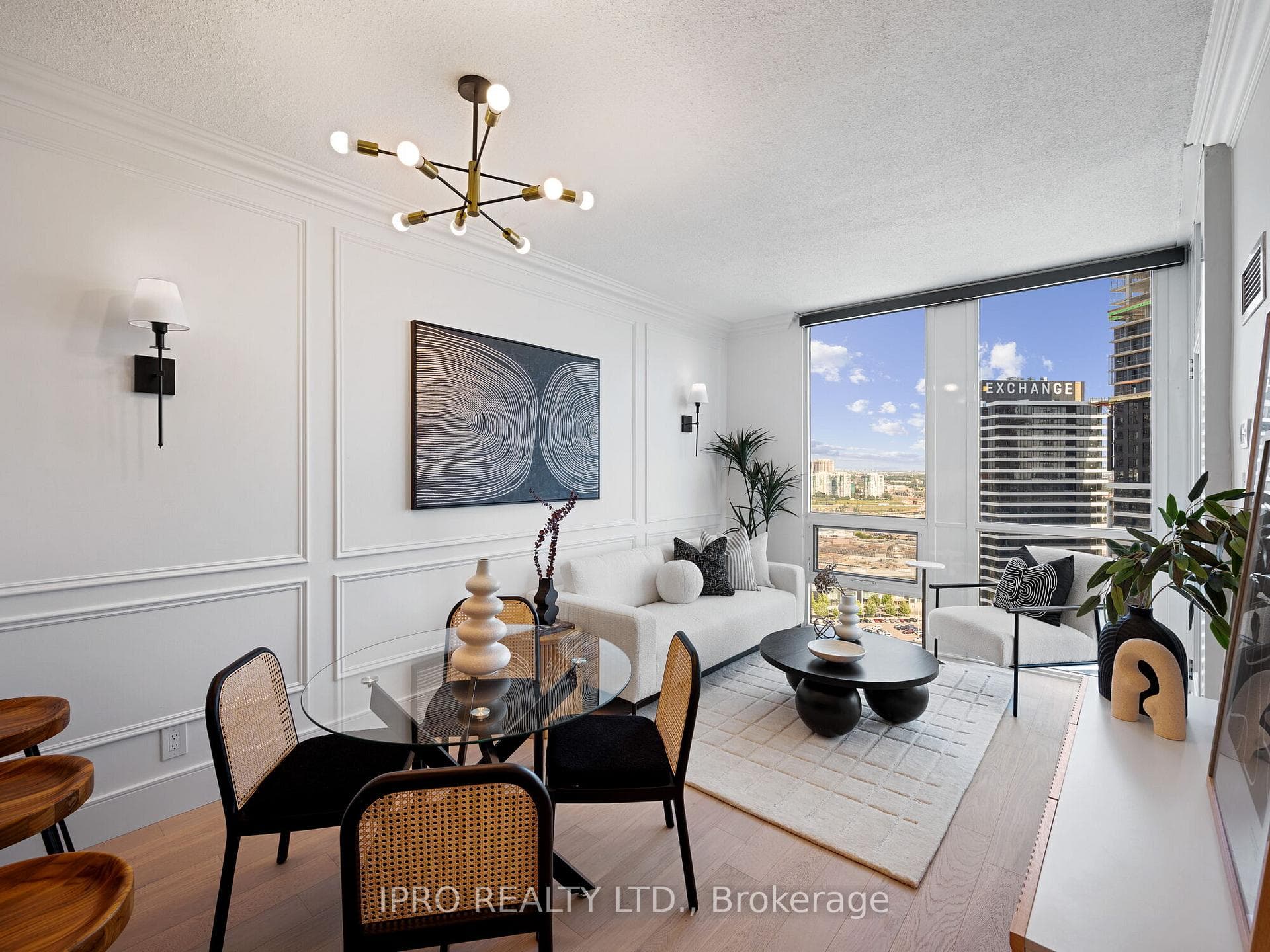 220 Burnhamthorpe Road Unit 2801 photo 2