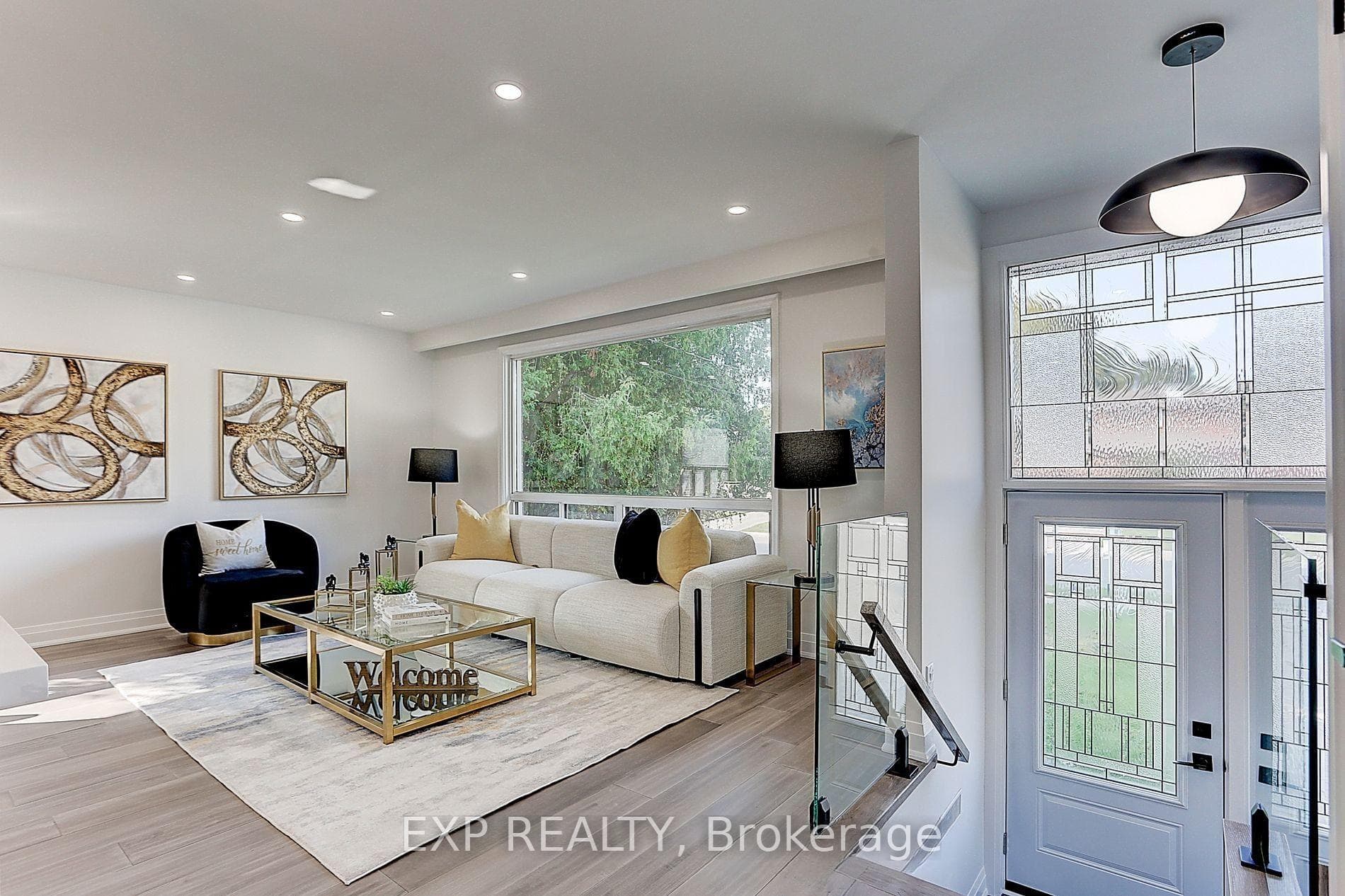 181 Maple Avenue photo 4