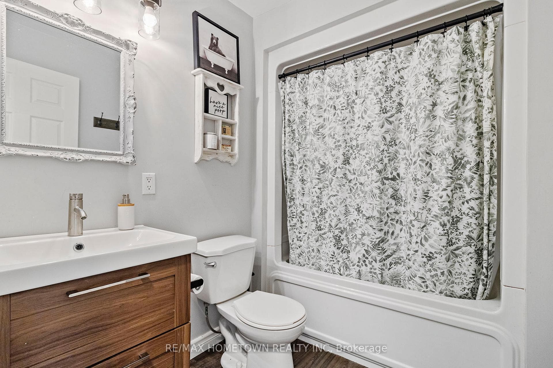 657 East Street photo 13