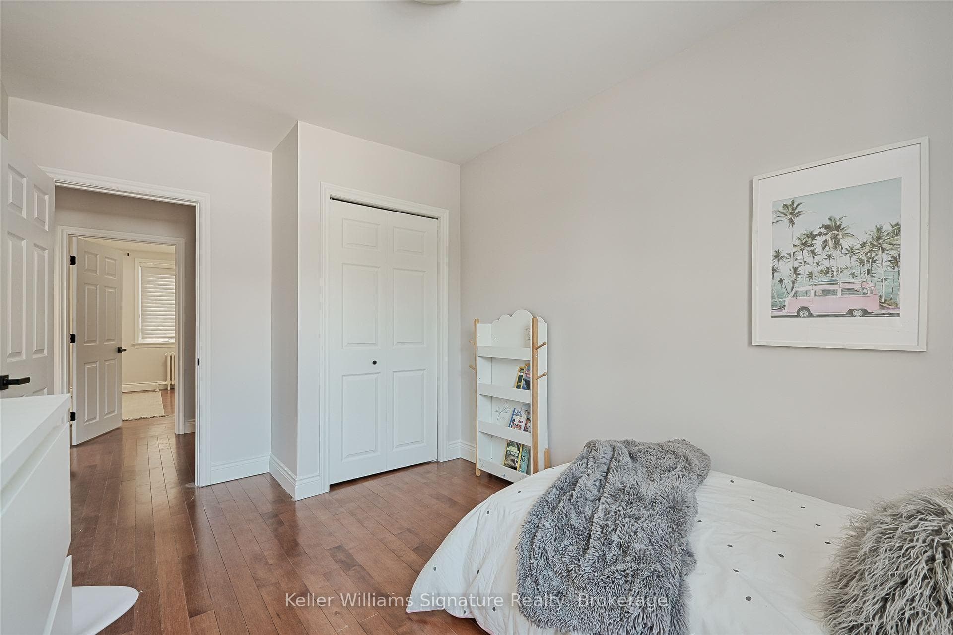 equal size 2nd & 3rd bedrooms