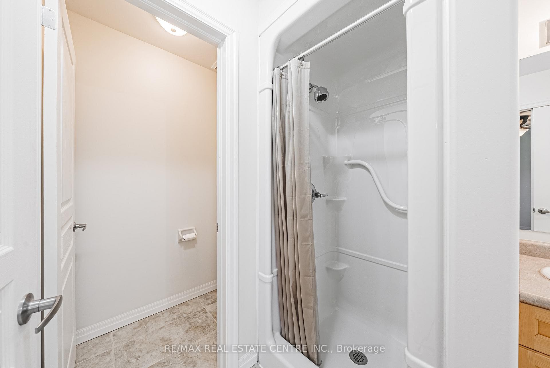 15 Bannister Court Unit 4 photo 21