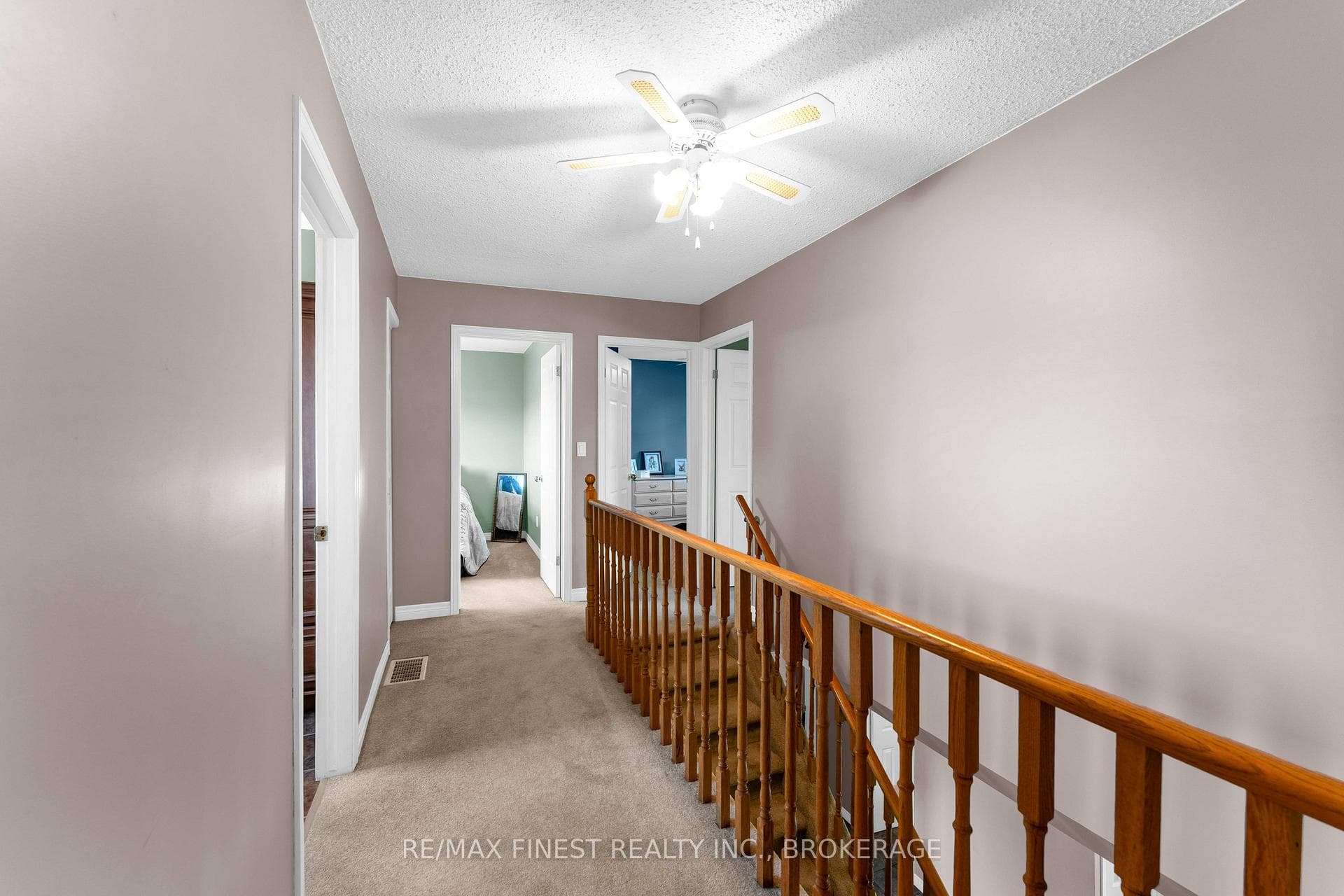 943 Newhall Drive photo 22