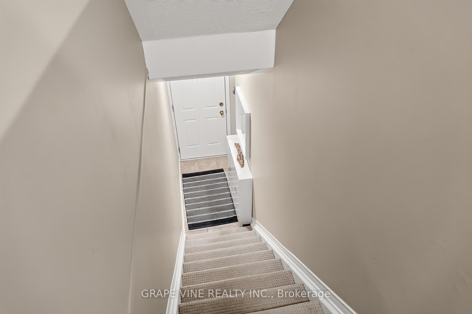 280 Bay Street Unit 14 photo 33