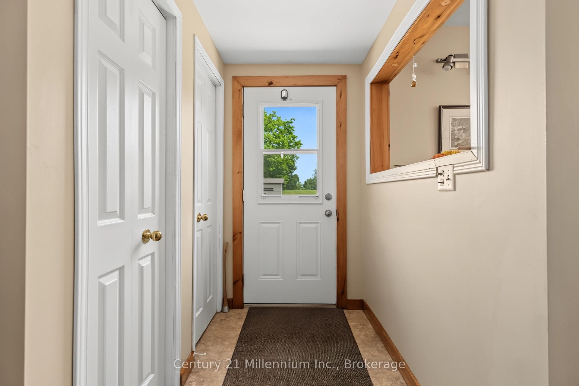 544 Louisa Street photo 15