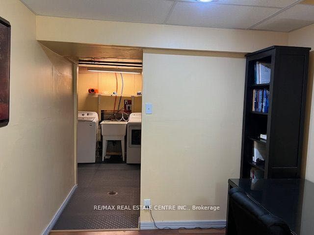 1063 Laurier Avenue photo 29