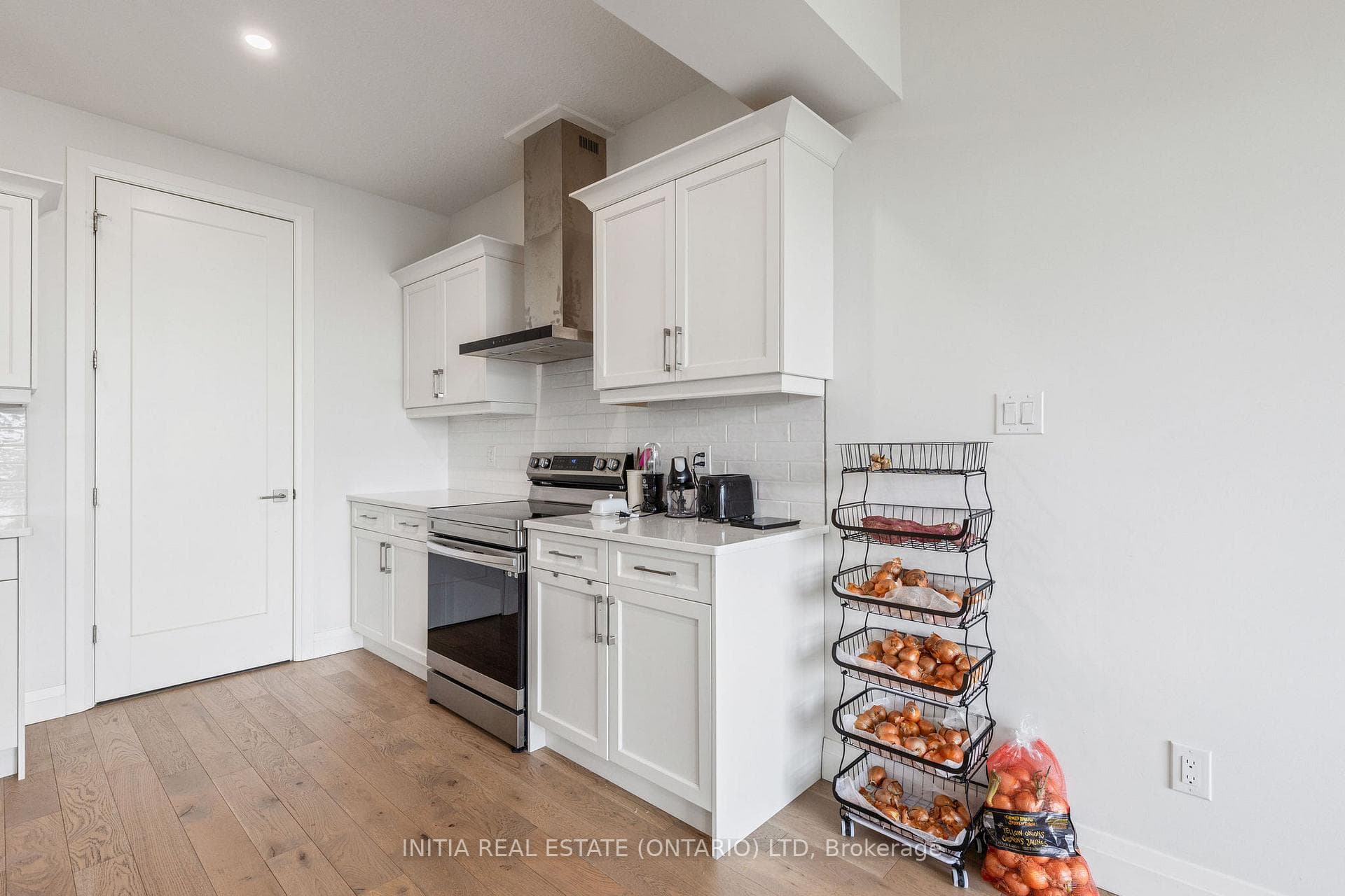 608 Sweetbay Crescent photo 8