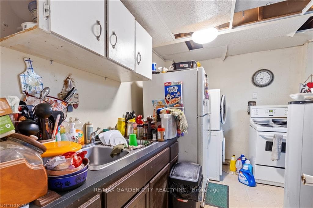 475 Bunting Road photo 23