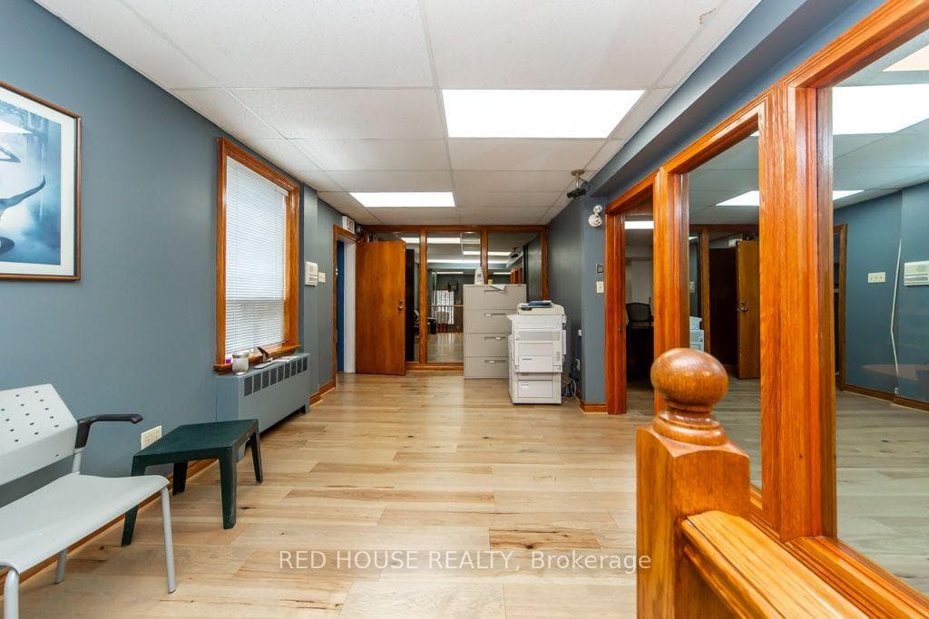 658 Vaughan Road photo 7