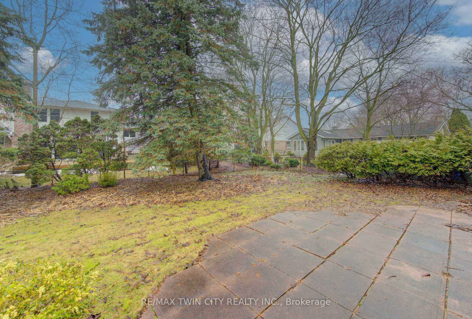 313 Braemore Avenue photo 47