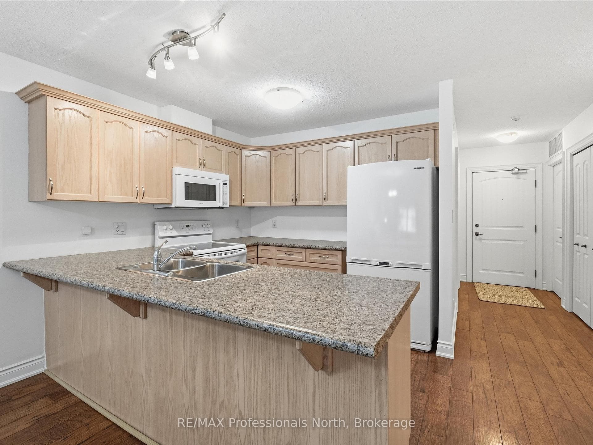 10A Kimberley Avenue Unit 206 photo 5