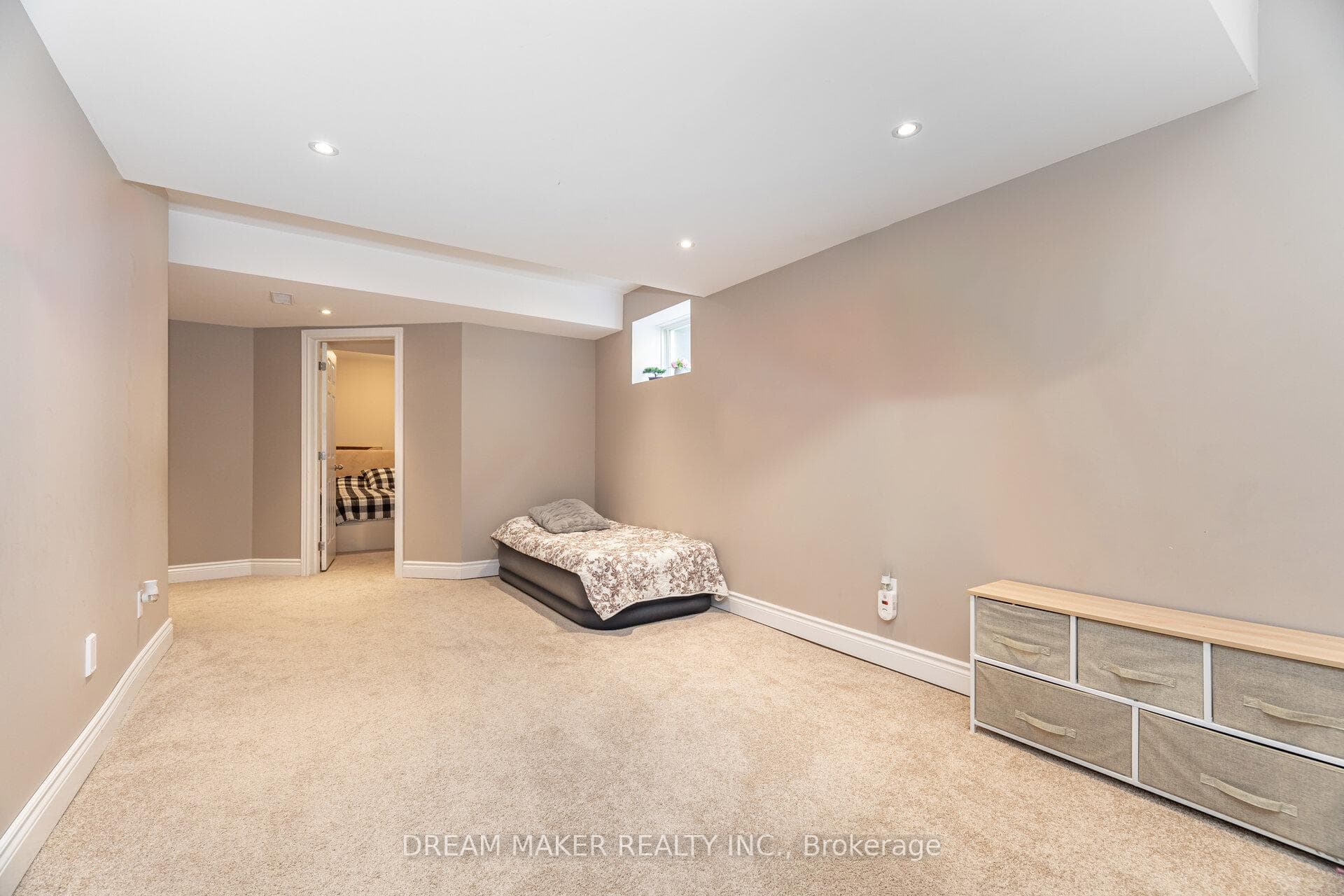 756 Third Avenue photo 38