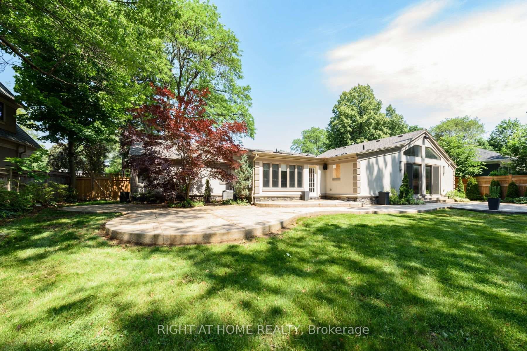 176 Maplewood Road photo 25