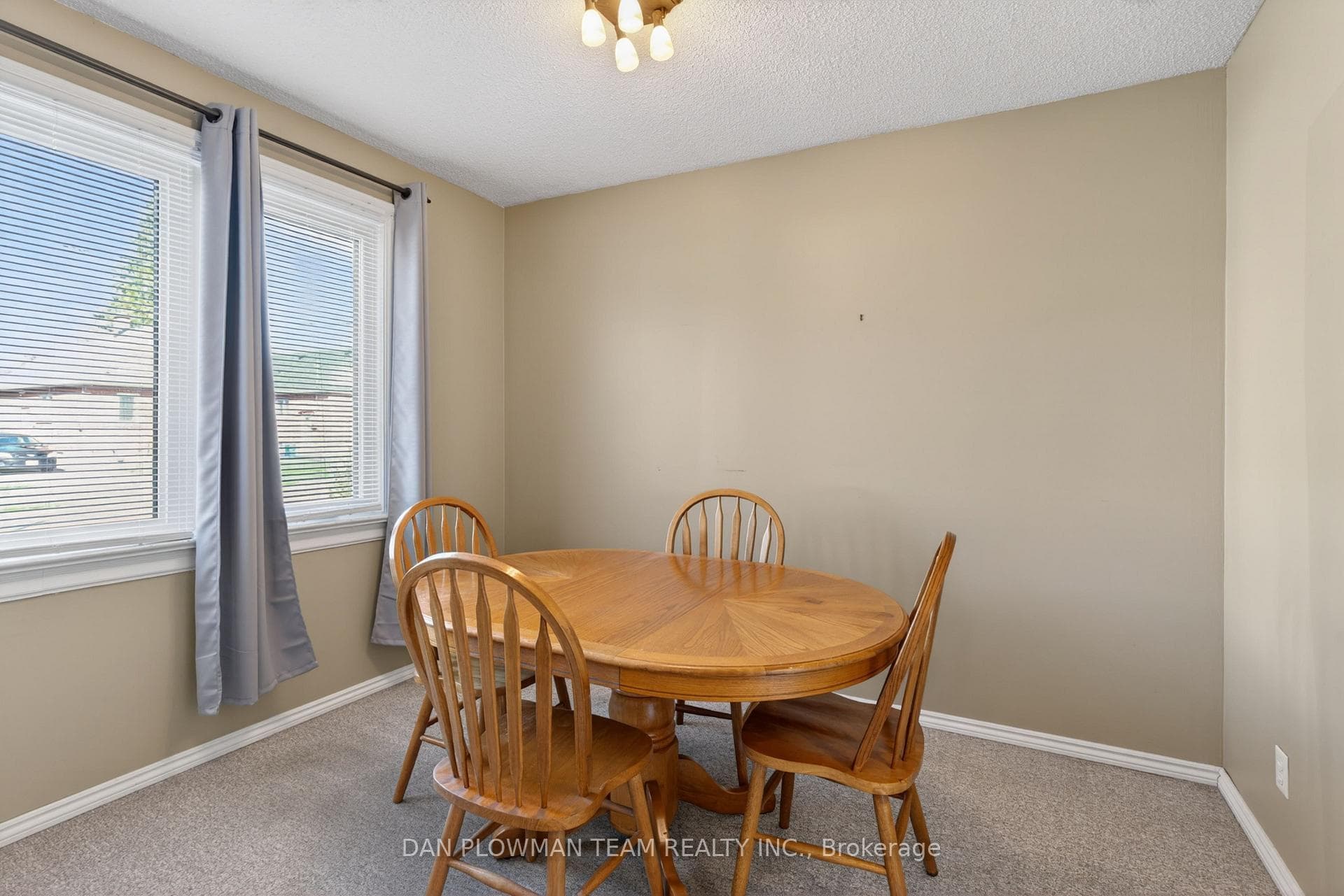 23 Patricia Avenue photo 8
