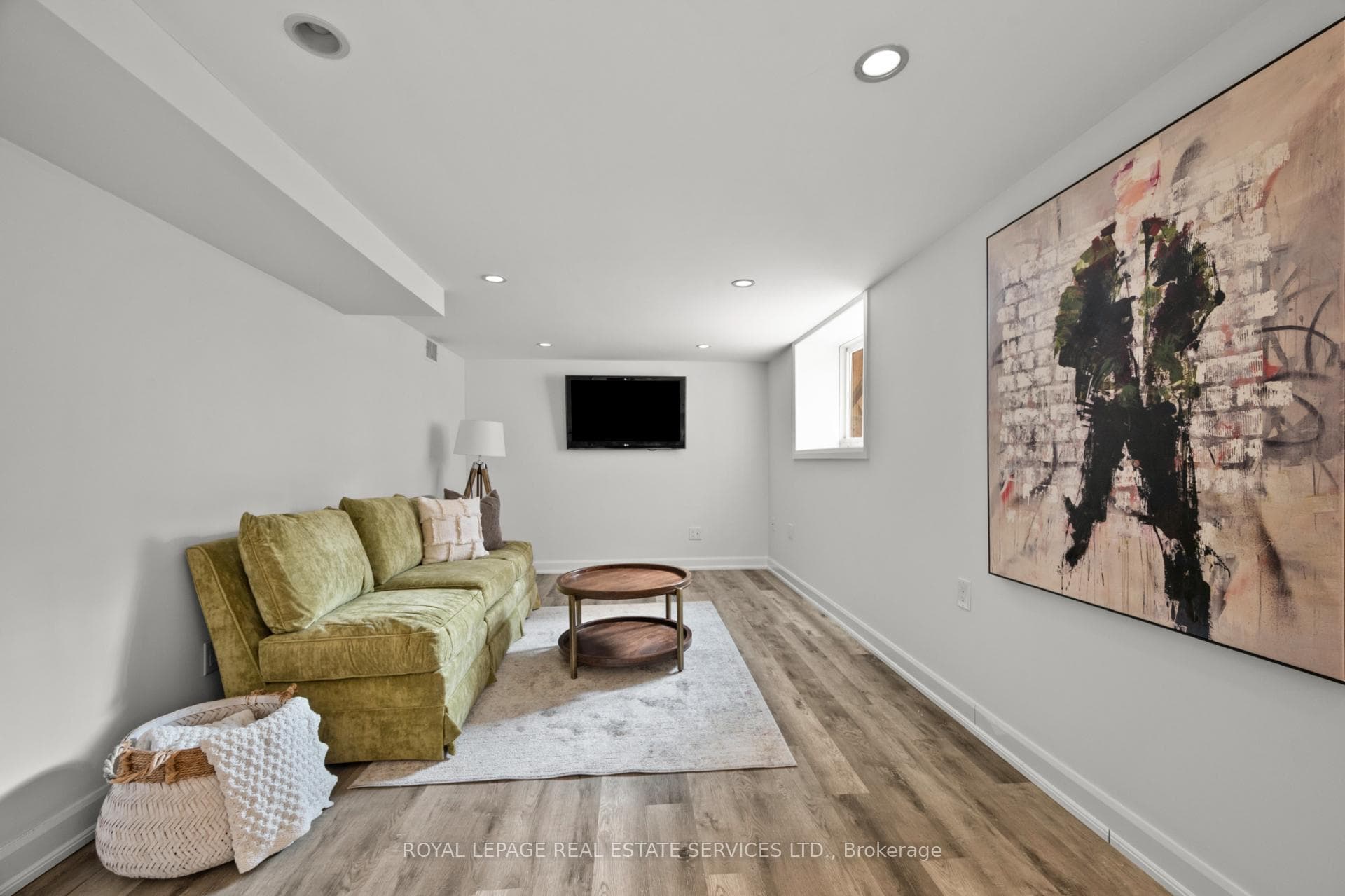 49 Meadowvale Drive photo 26