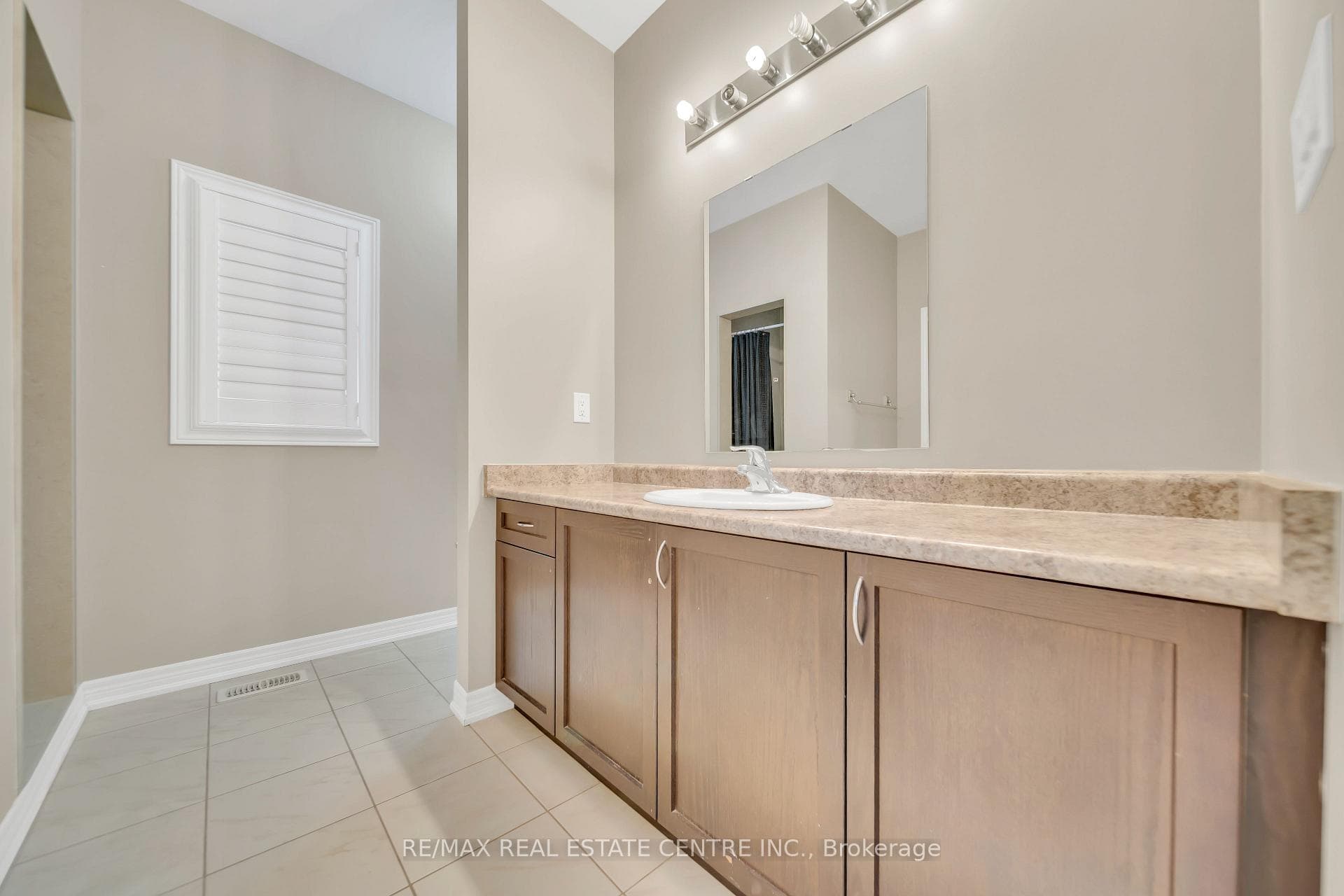 81 Vezna Crescent photo 25