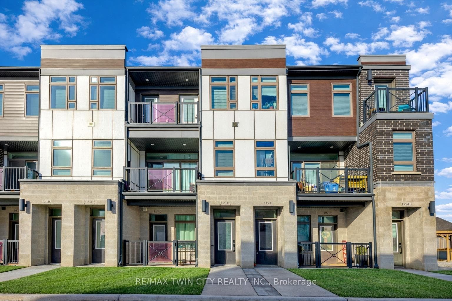155 Thomas Slee Drive Unit 1F photo 1